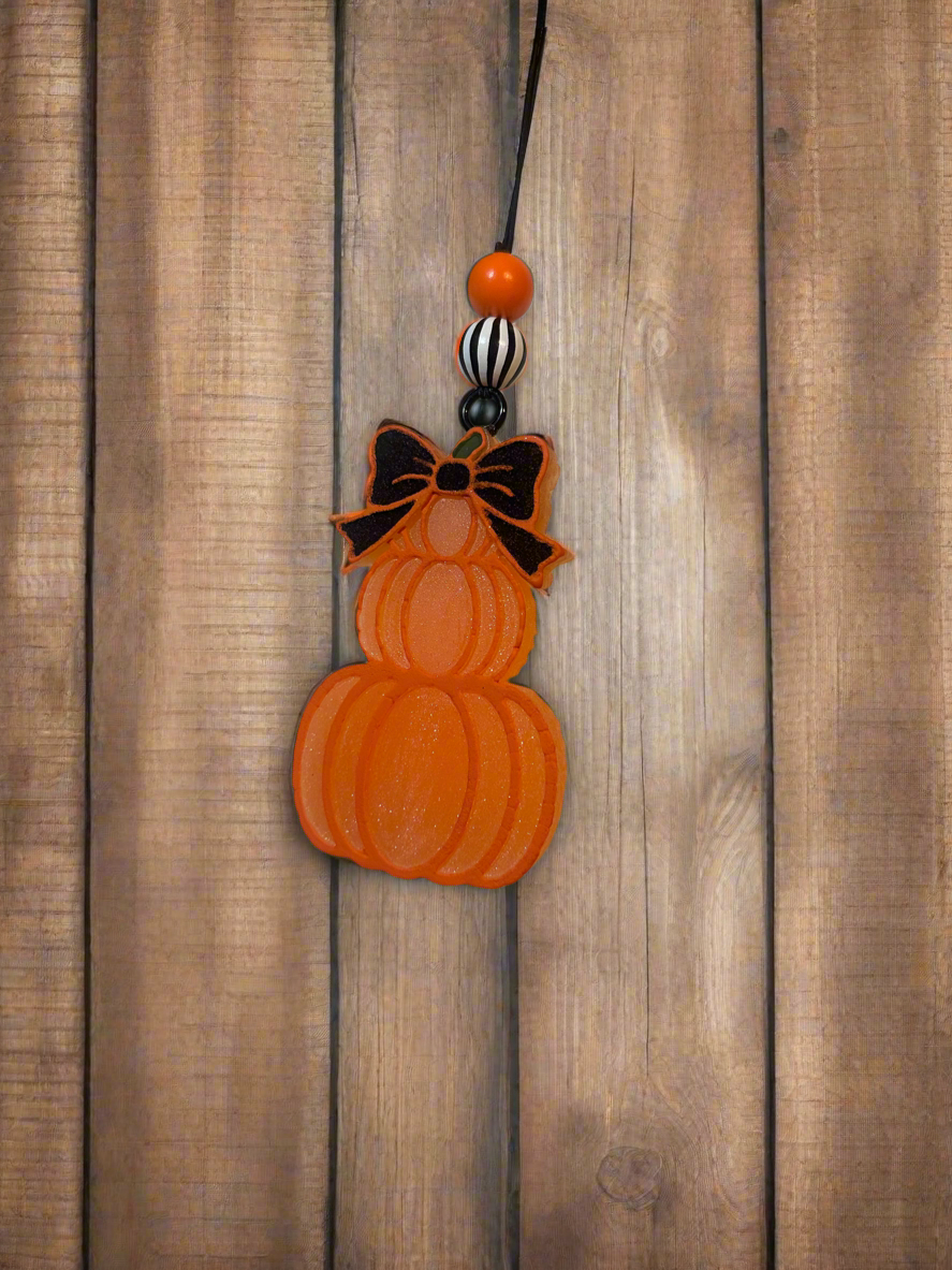 Stacked Pumpkins With Bow Freshie