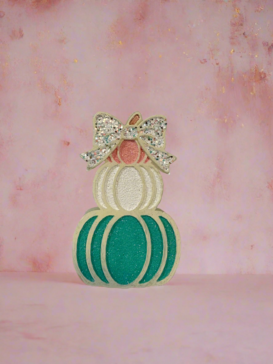 Stacked Pumpkins With Bow Freshie