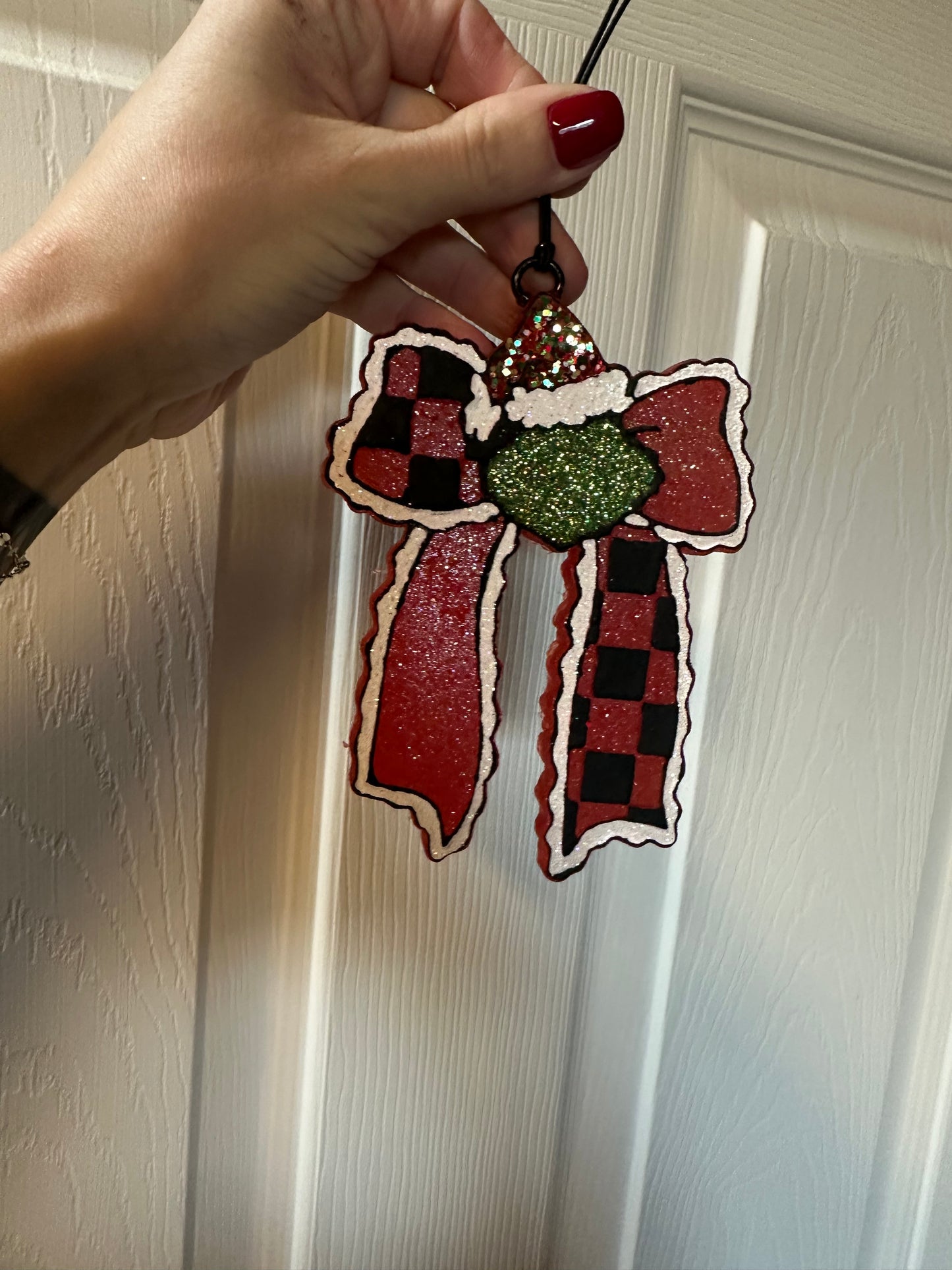 Grinch Checkered Bow Freshie