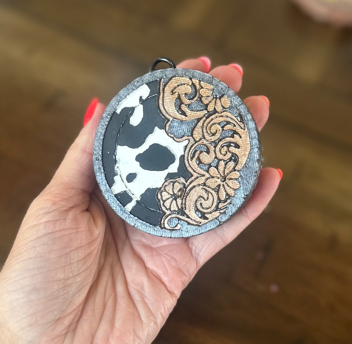 Tooled Round Freshie