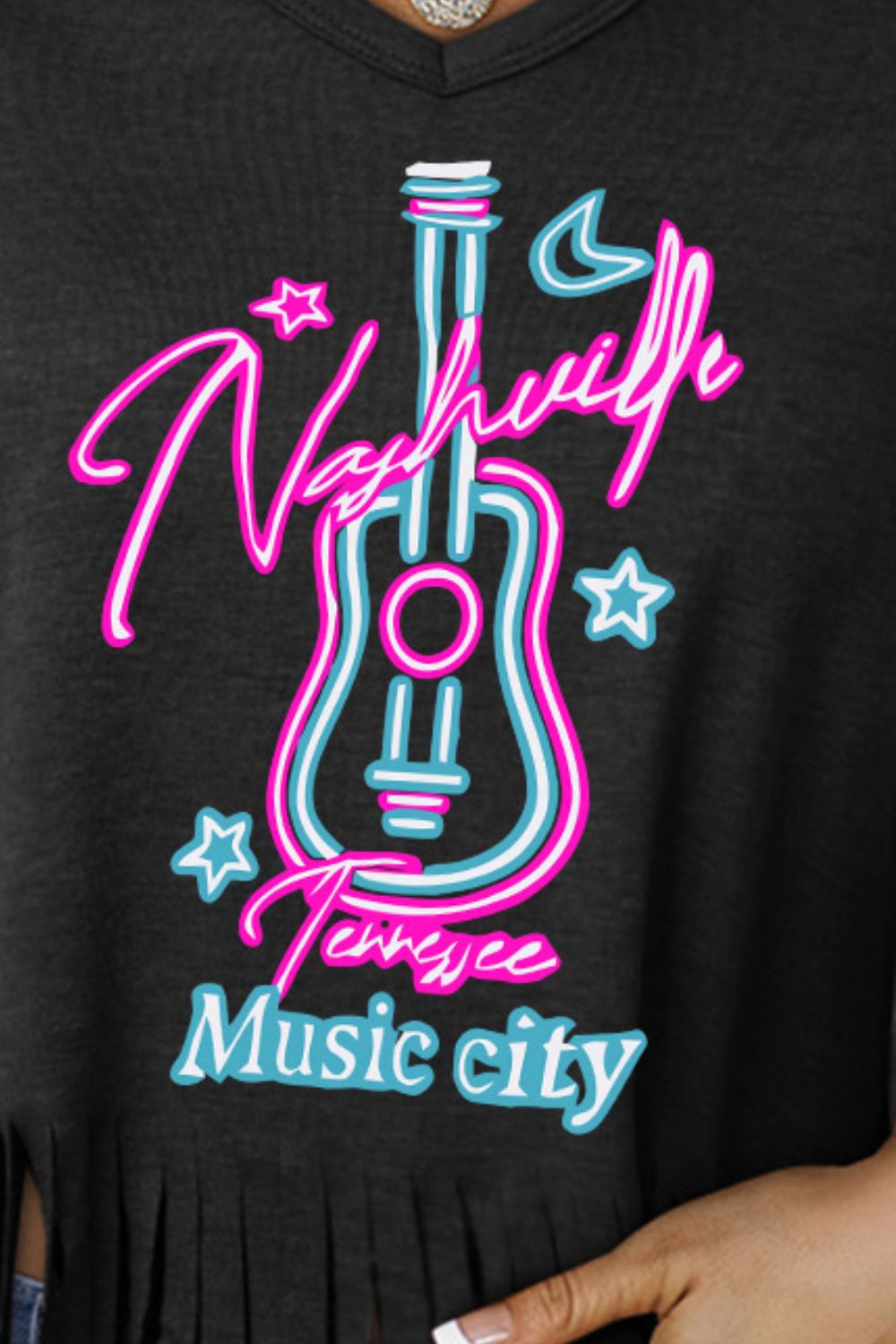 Graphic V-Neck Fringe Hem T-Shirt The Stout Steer