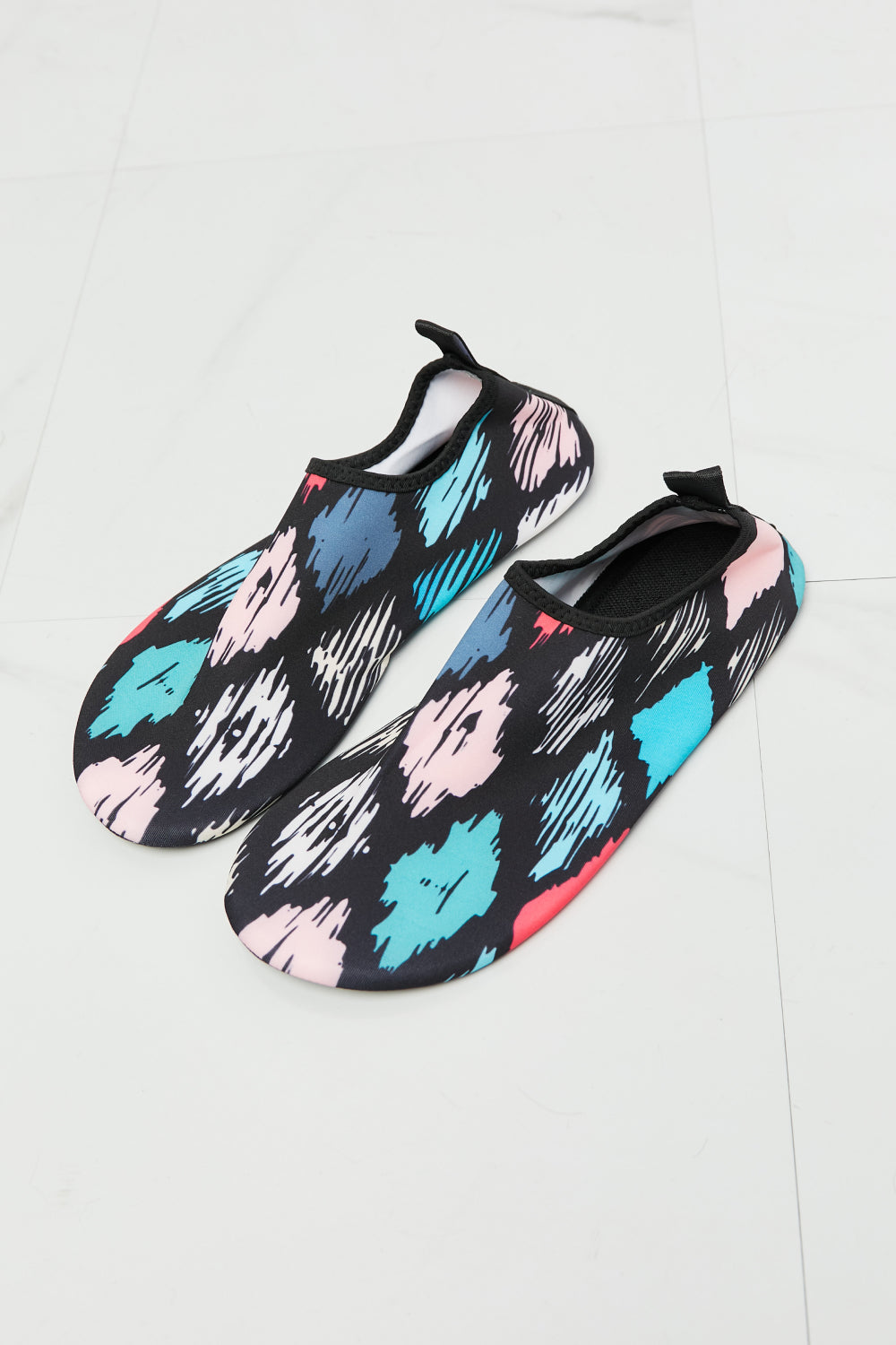 MMshoes On The Shore Water Shoes in Multi The Stout Steer