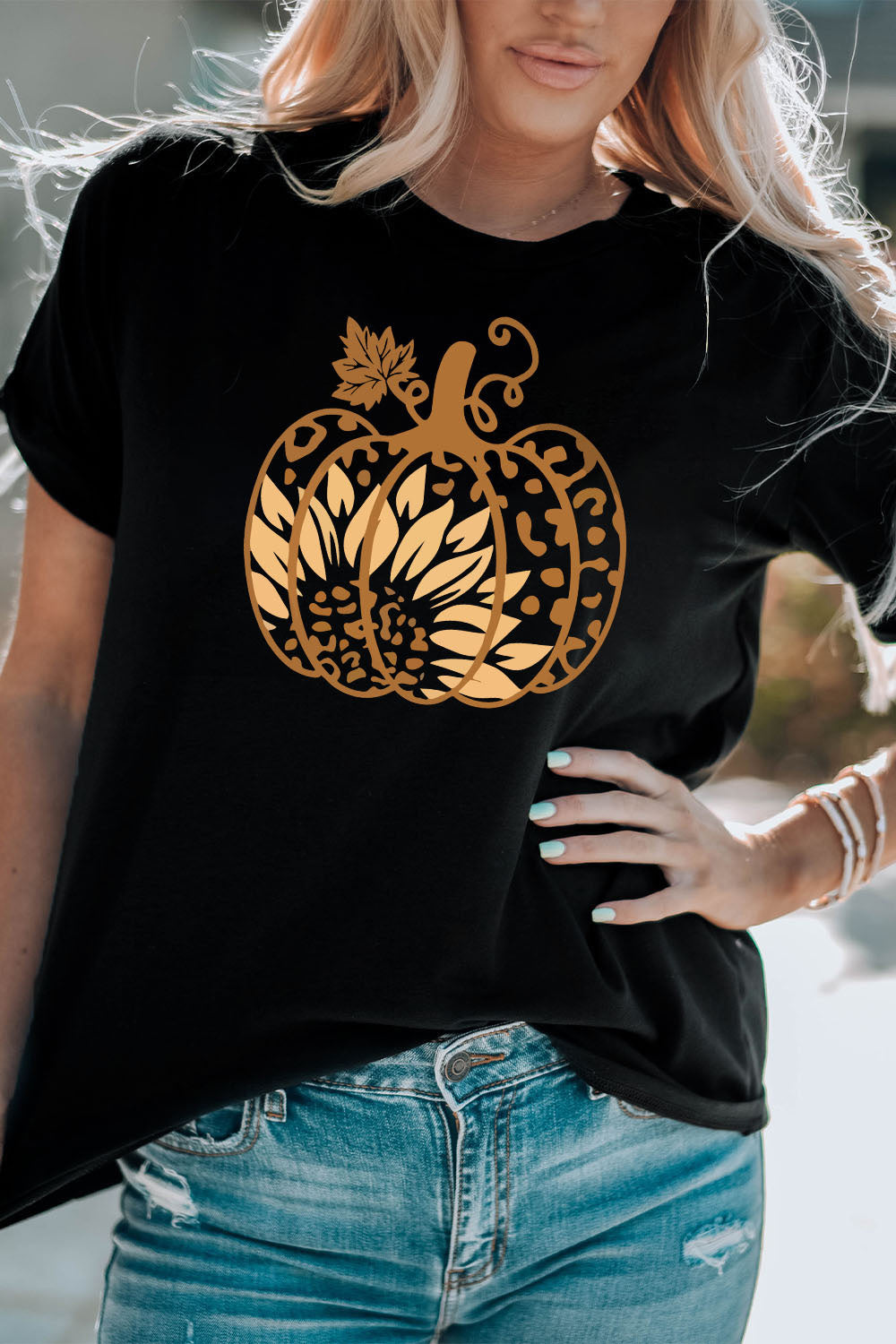 Round Neck Short Sleeve Pumpkin Graphic T-Shirt The Stout Steer