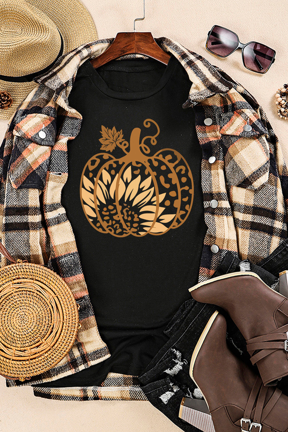 Round Neck Short Sleeve Pumpkin Graphic T-Shirt The Stout Steer
