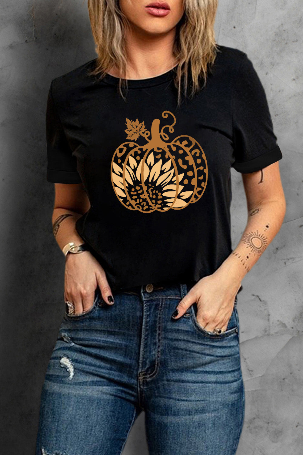 Round Neck Short Sleeve Pumpkin Graphic T-Shirt The Stout Steer