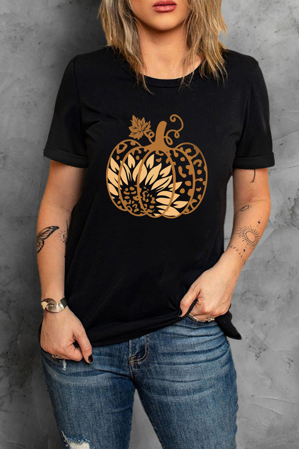 Round Neck Short Sleeve Pumpkin Graphic T-Shirt The Stout Steer