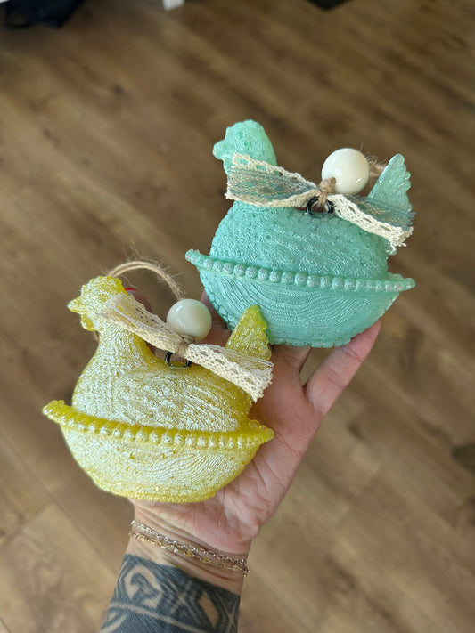 Vintage Hen On Nest 3D Freshie