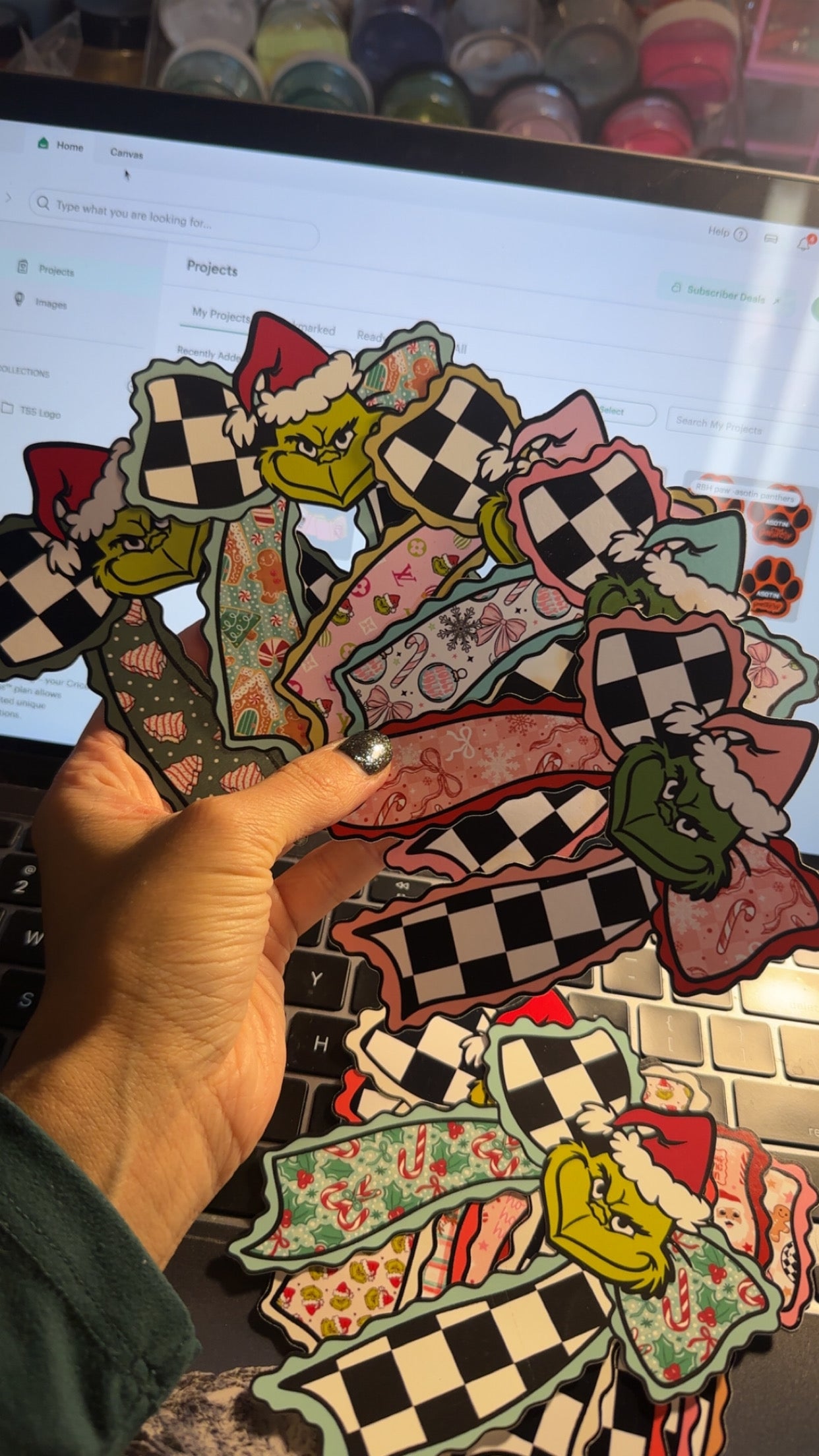 Grinch Checkered Bow Freshie