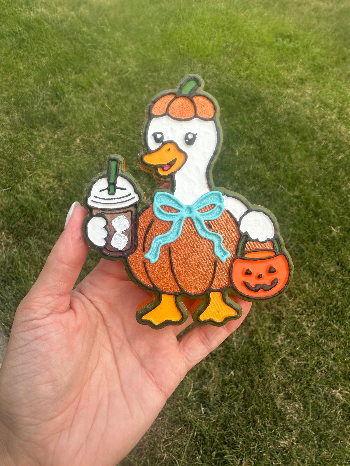 Goose in Pumpkin with Drink Freshie