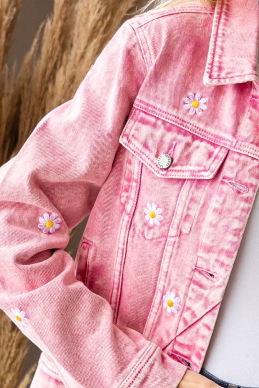 Veveret Daisy Print Button Up Denim Jacket