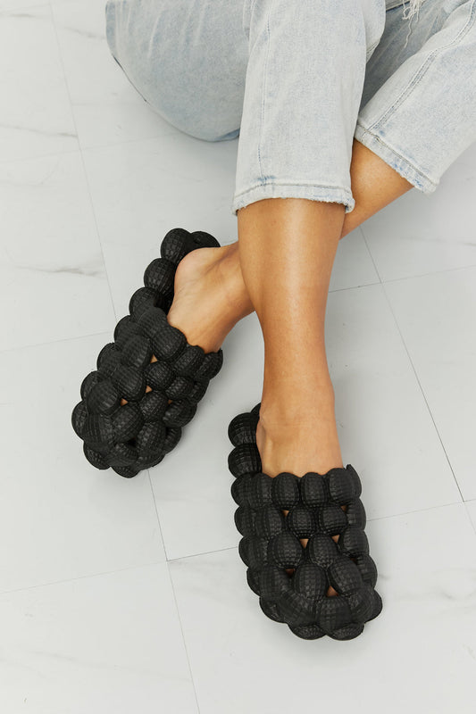 NOOK JOI Laid Back Bubble Slides in Black The Stout Steer